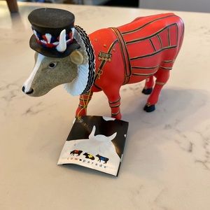 Cow parade: London Beef eater cow